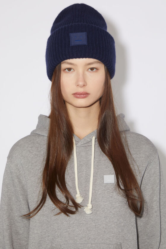 bonnet acne studio