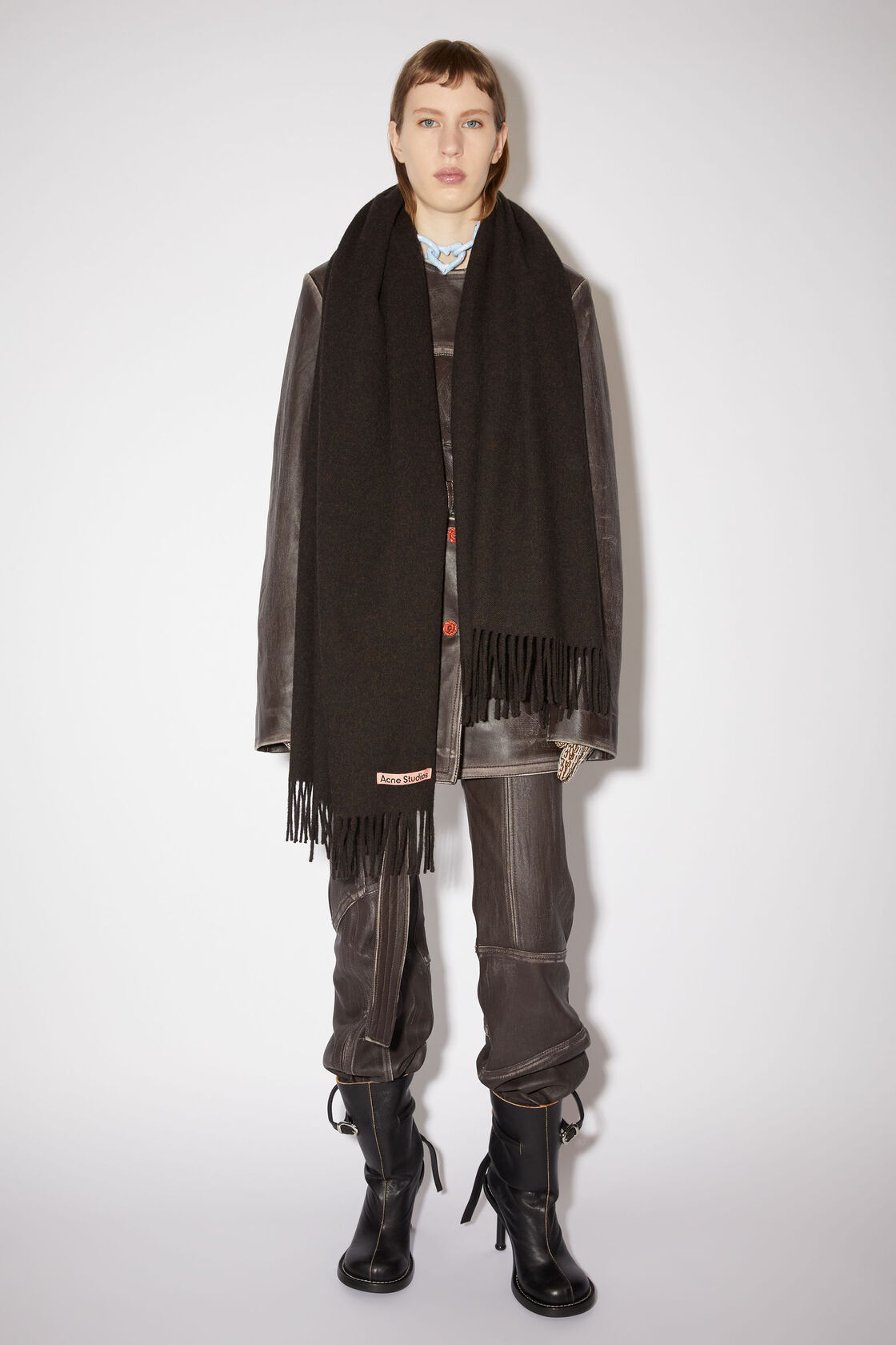Fringe wool scarf - oversized, Chocolate brown melange, 2000x