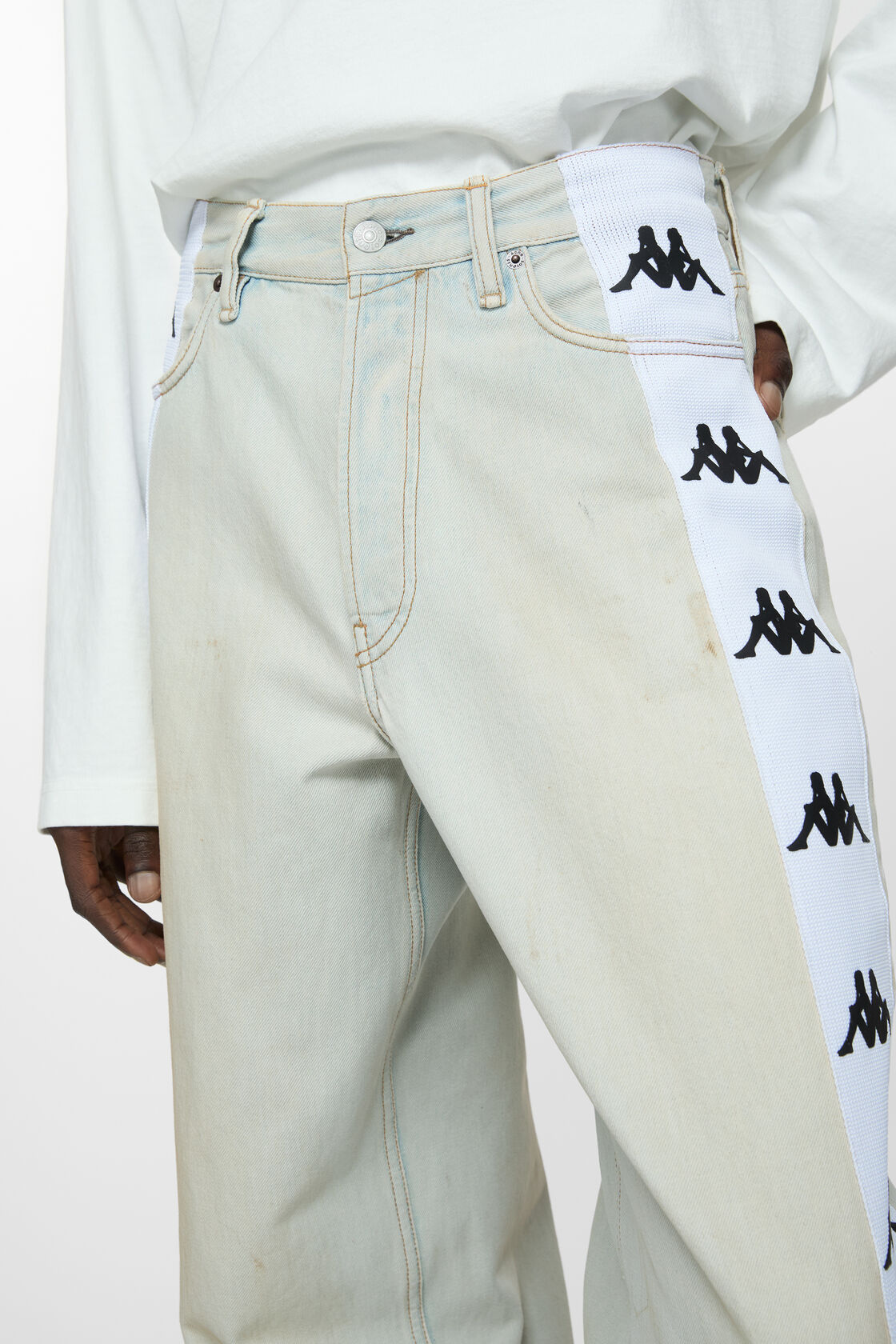 Loose fit jeans - 1981M Acne Studios x Kappa, Light blue/white, 2000x