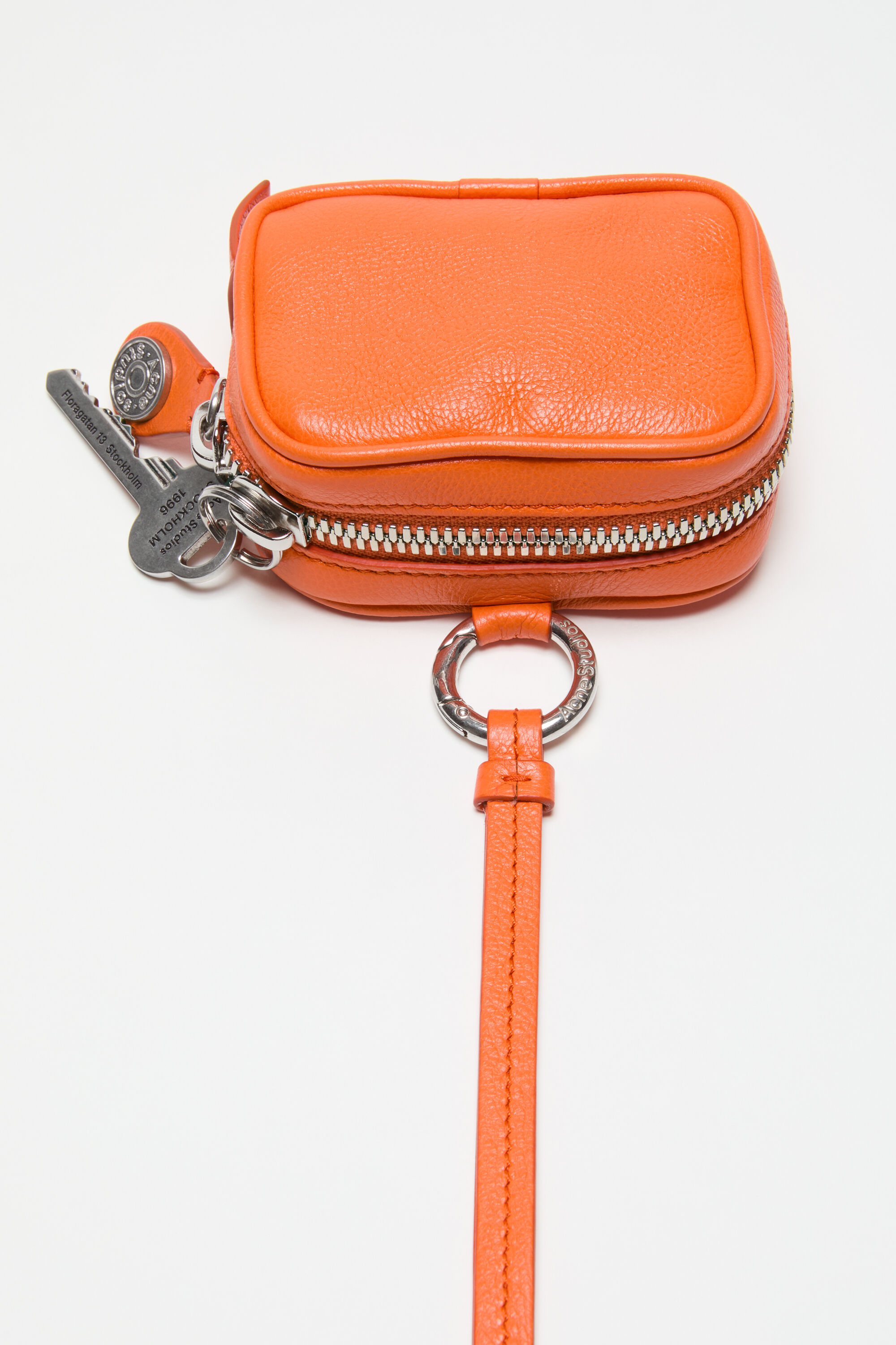 小物 acne studios Acne Studios - Camero Clip - Pumpkin orange