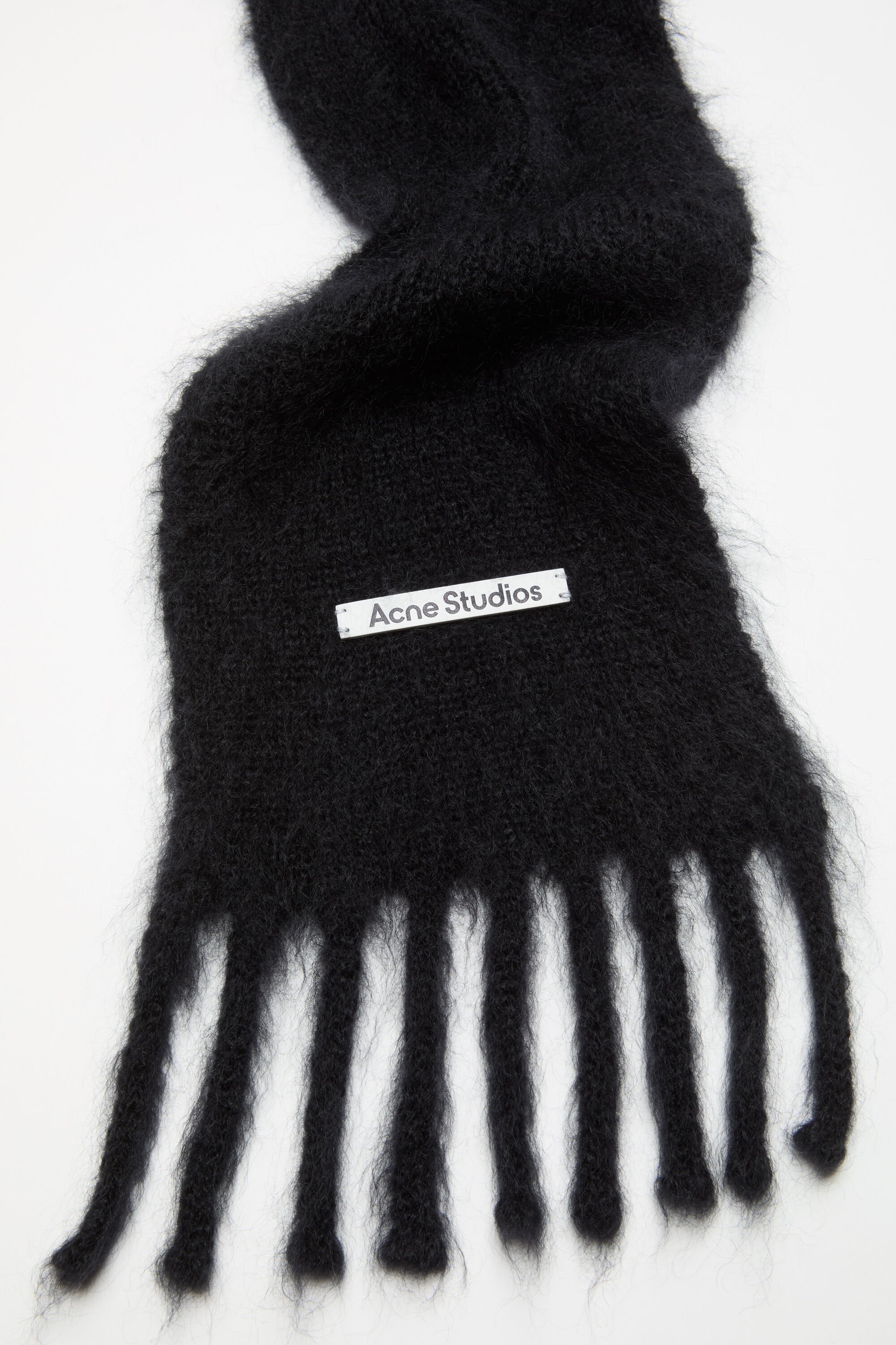 Acne Studios 黒 マフラー Acne Studios - Mohair scarf with hood - Black