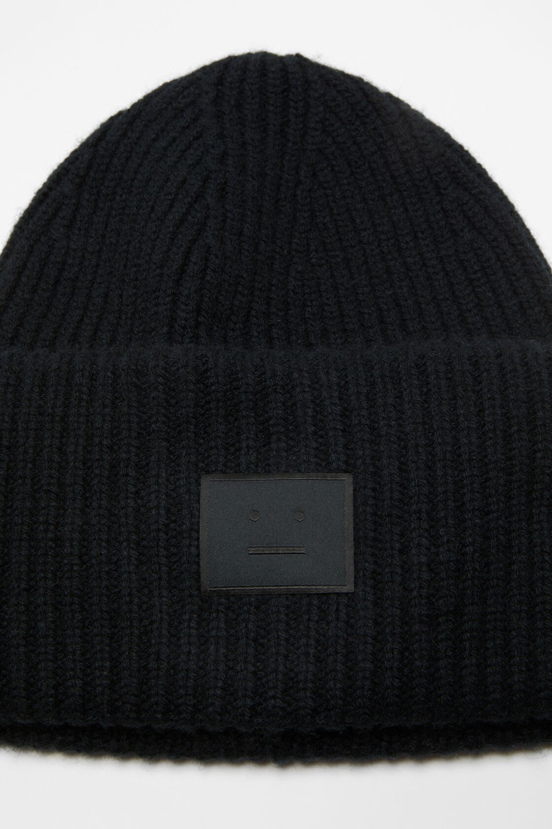 Large face logo beanie, Black, 2000x