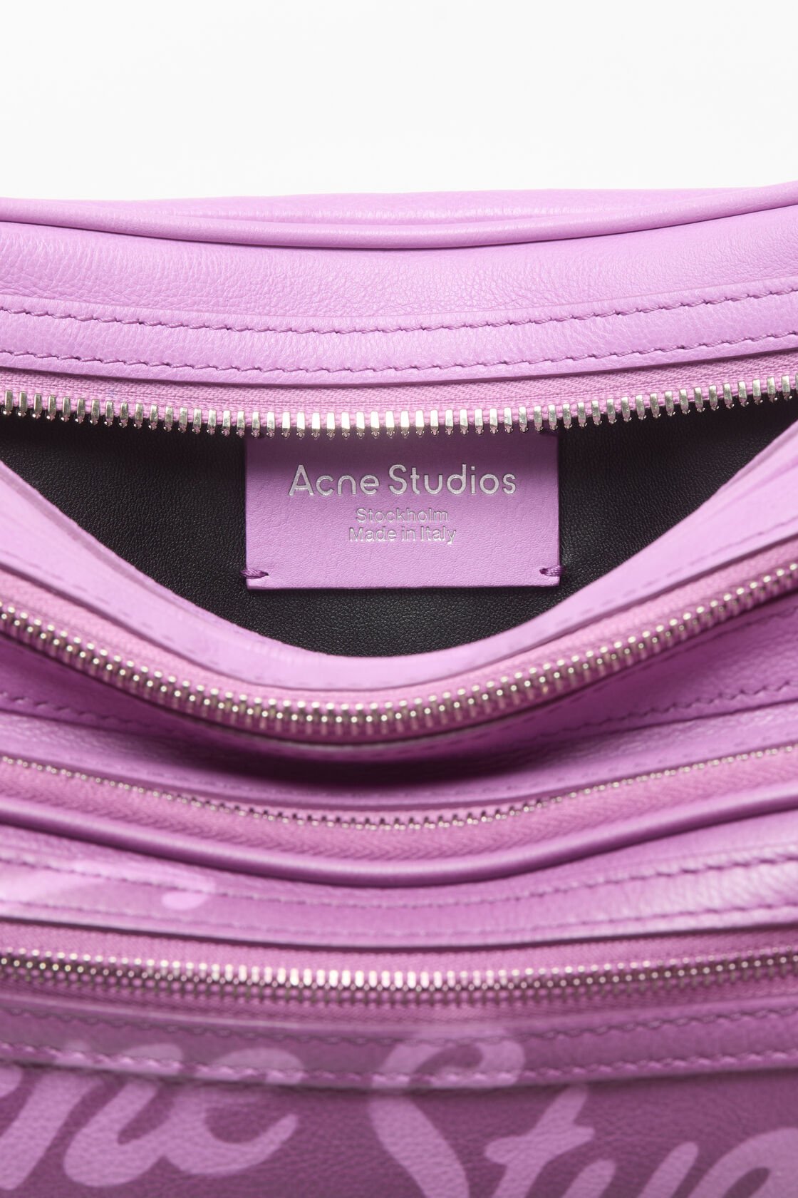 Camero Party - Year of the Horse, Violet pink, 2000x