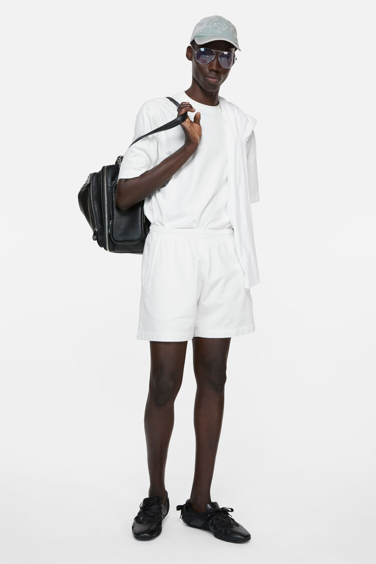 FN-UX-SHOR000008, Ice White