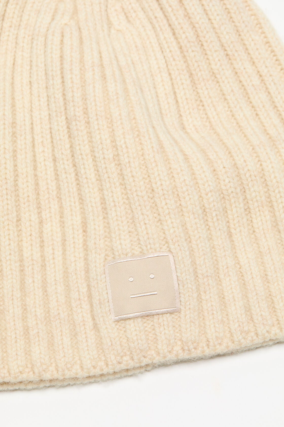Knitted beanie, Oatmeal melange, 2000x