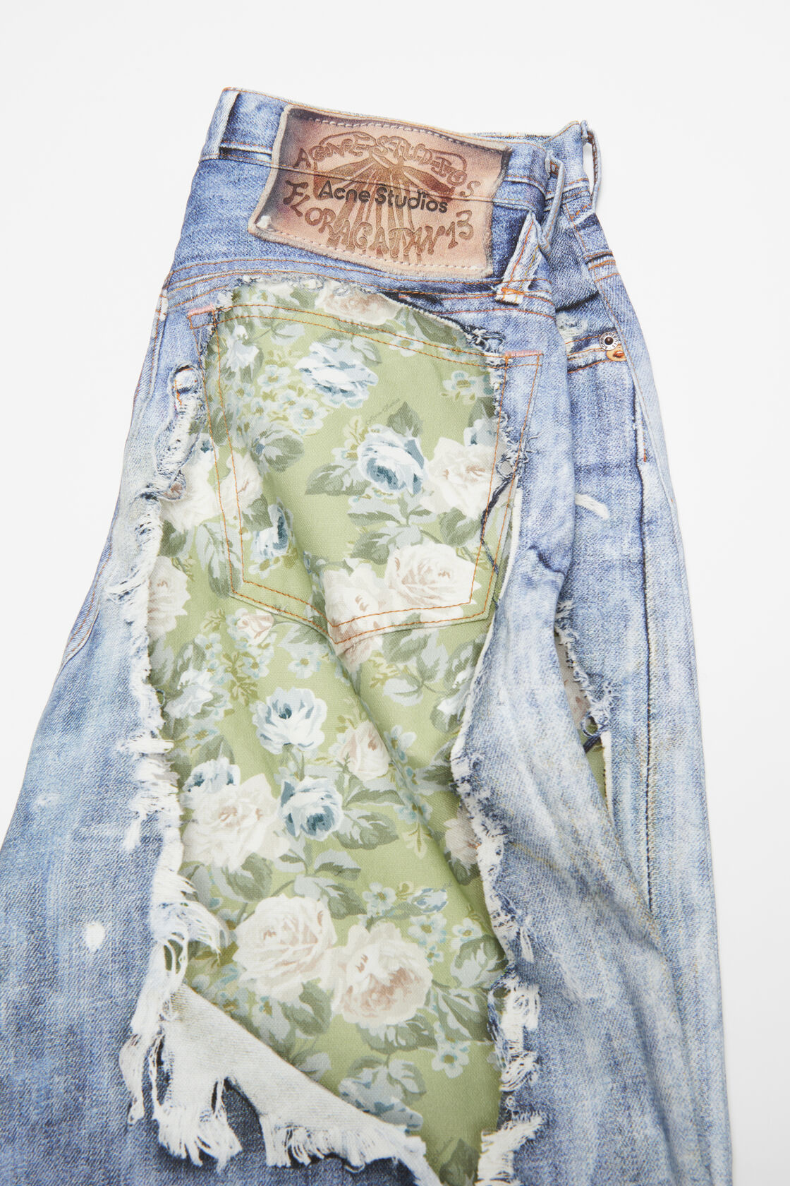 Trompe-l&rsquo;&oelig;il denim shorts, Blue/green, 2000x