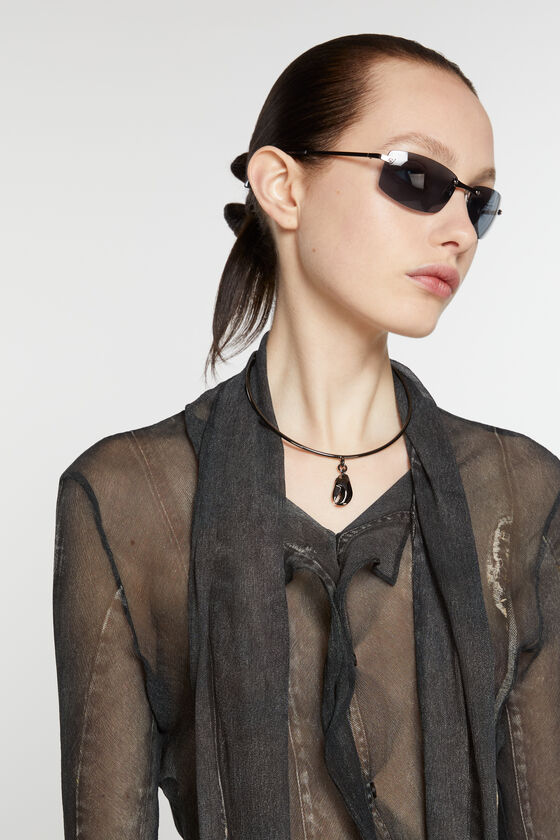 Acne Studios アクネストゥディオズ か黒 マルチチャームピアス