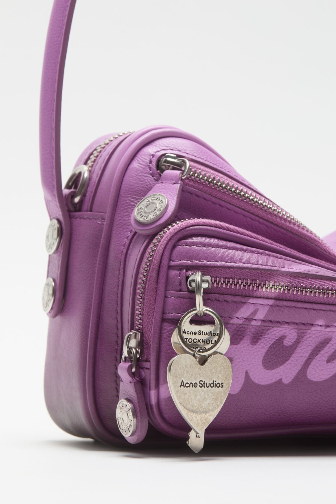 Camero Party - Year of the Horse, Violet pink, 2000x