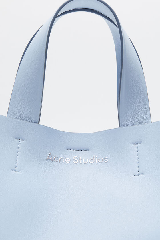 Acne Studios - Musubi Midi-Tasche - Babyblau/Braun