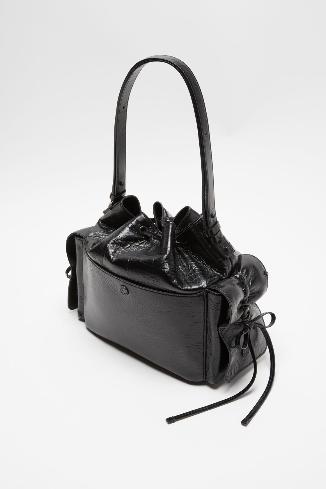 Multipocket bucket bag, Black, 2000x