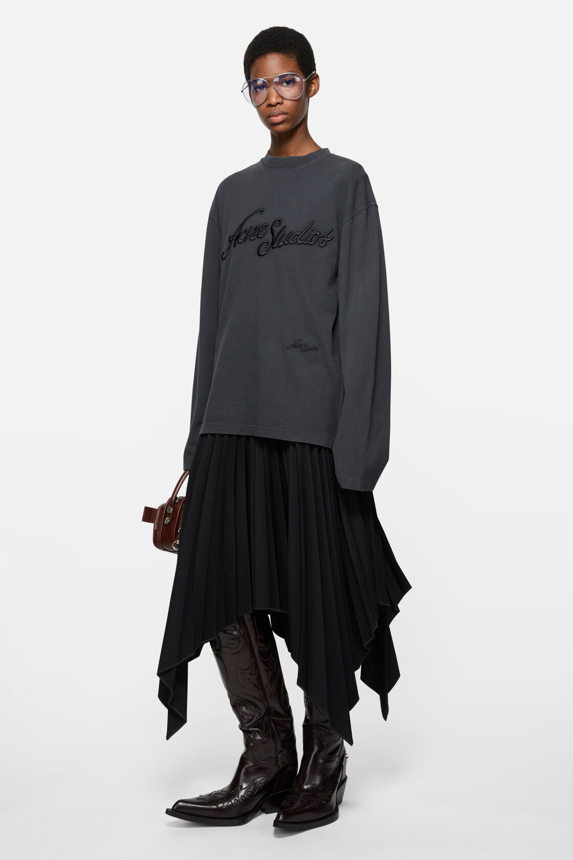 Embroidered logo t-shirt, Faded black, 2000x