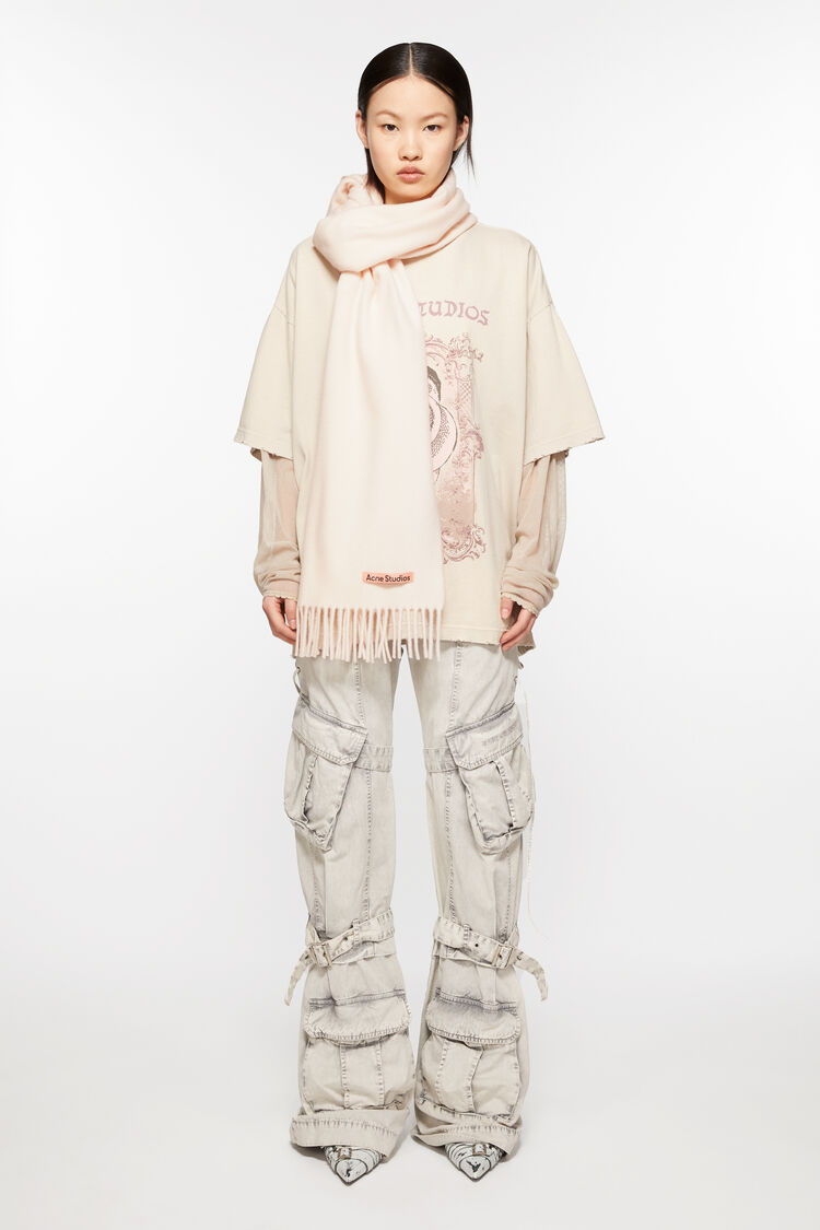 FN-UX-SCAR000218, Warm white