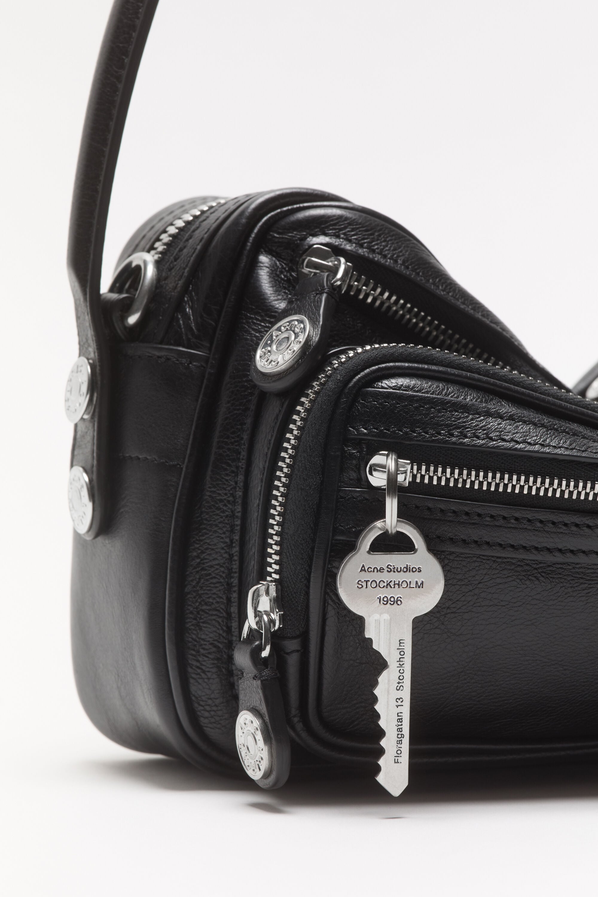 Acne Studios - Camero Party shoulder bag - Black