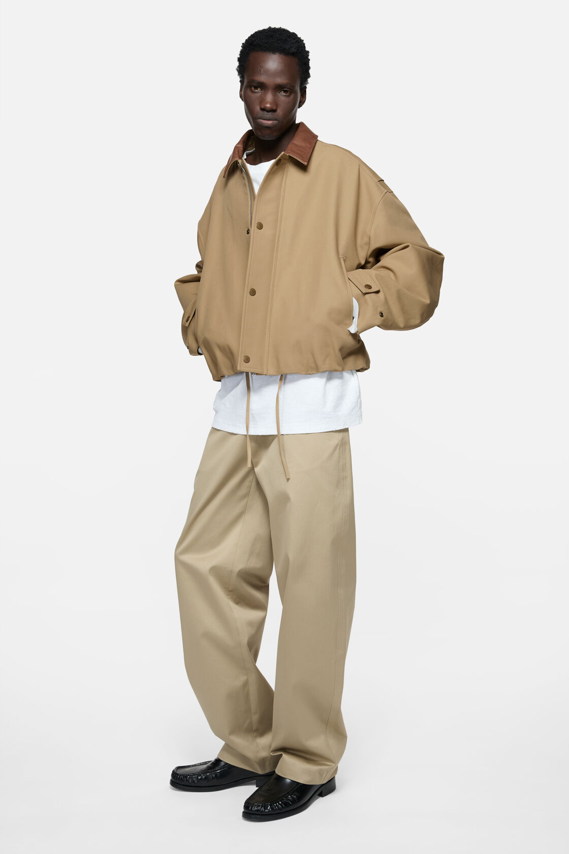 Bomberjacke mit Kragen aus Kunstleder, Khaki-Beige, 2000x