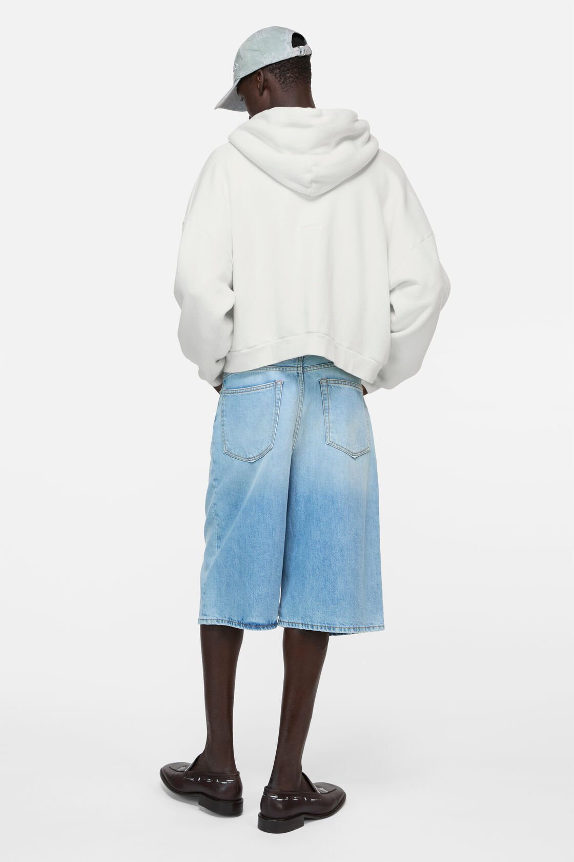 Denim shorts - Loose fit, Light blue, 2000x