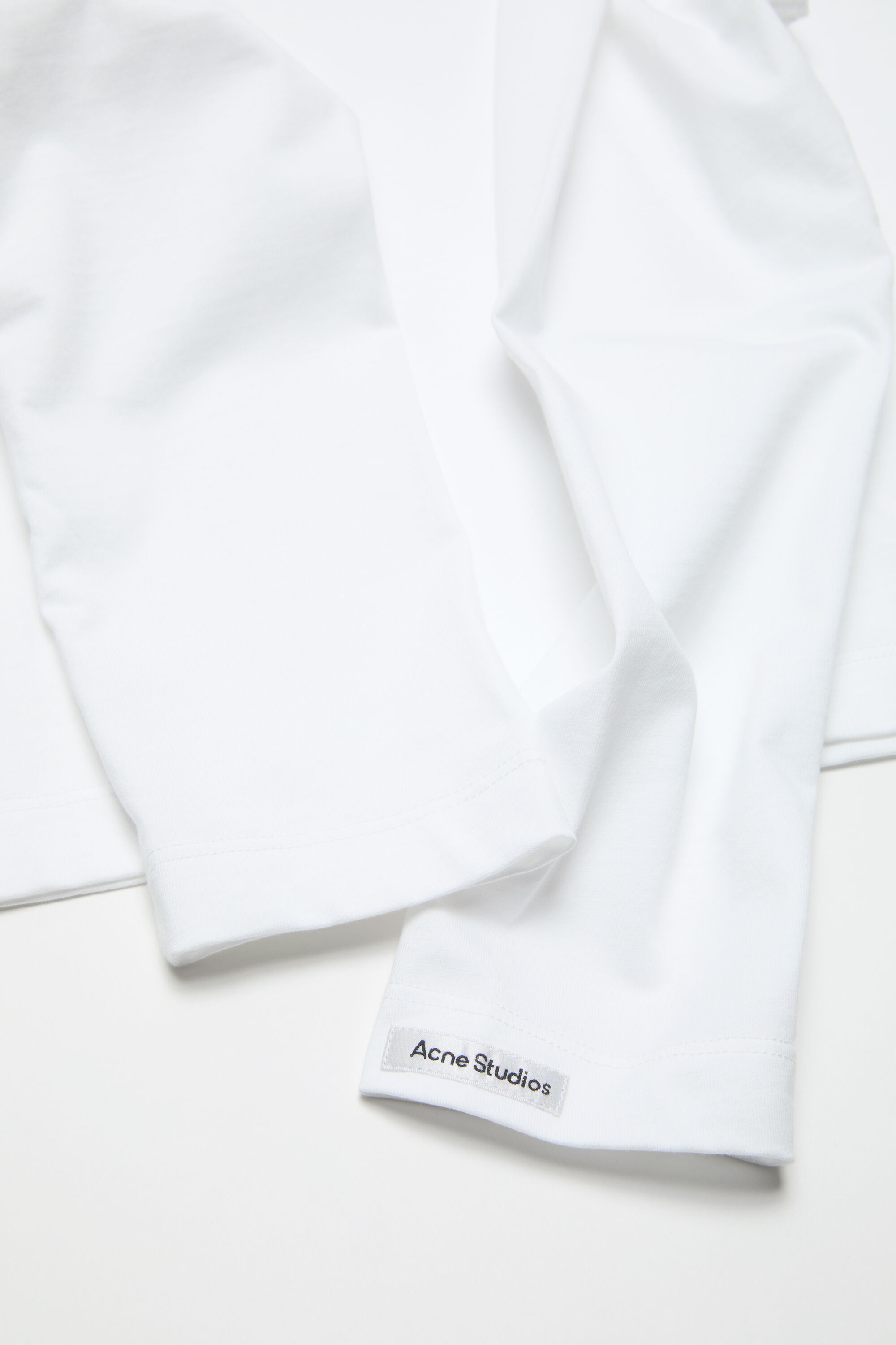 Acne Studios - Satin label t-shirt - regular - Optic White