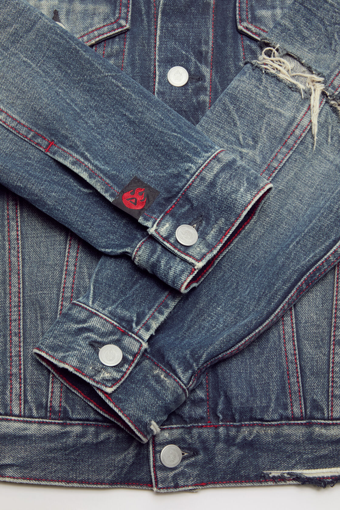 Re-edition worn denim jacket, Mid Blue, 2000x
