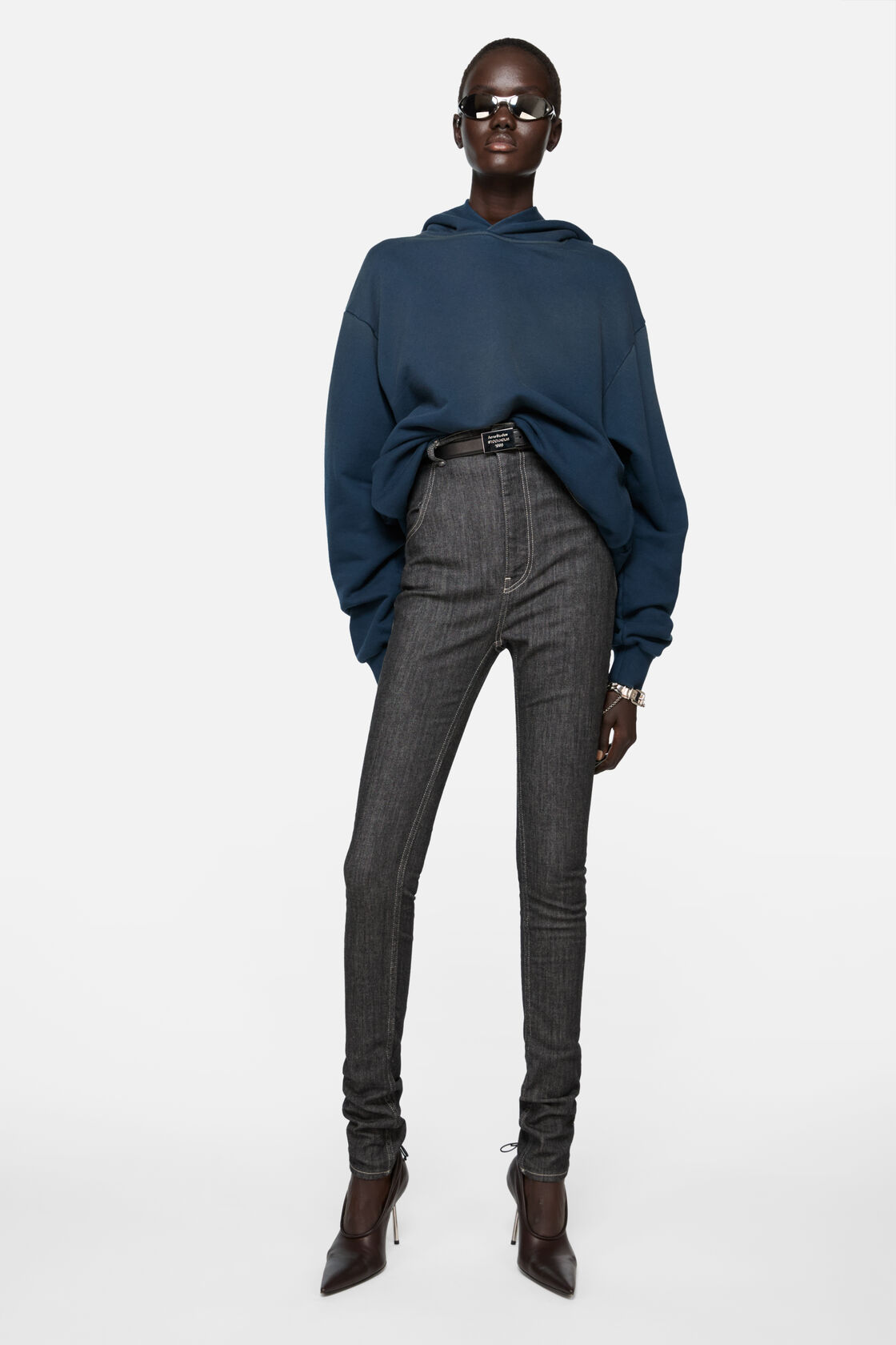 Logo hooded sweater, Deep blue, 2000x