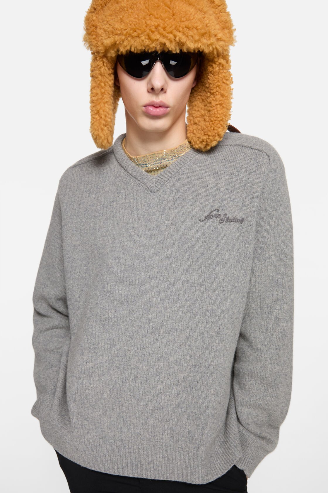 Wool v-neck sweater, Dark Grey Melange, 2000x