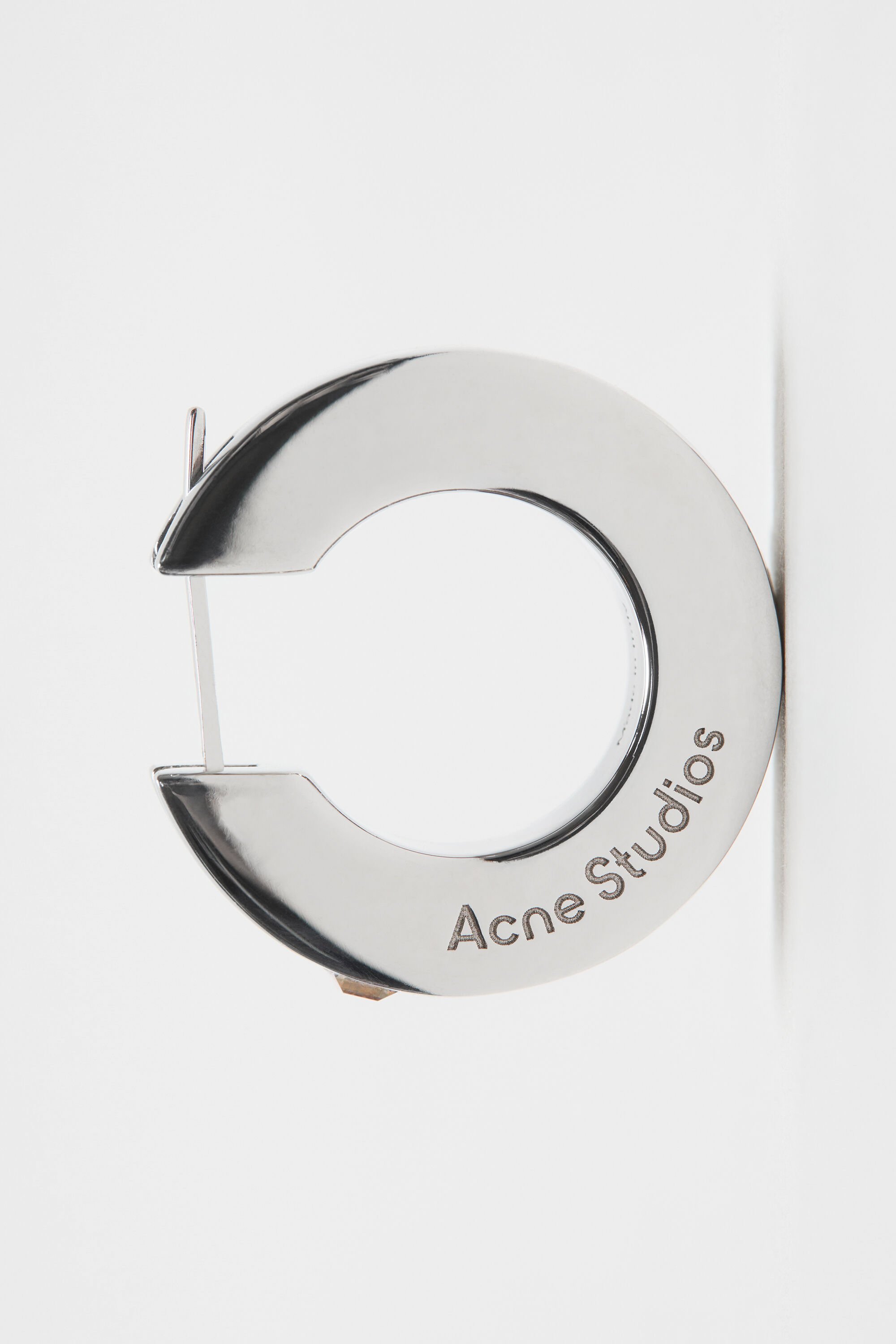 Acne Studios ピアス Acne Studios(アクネストゥディオス) ピアス(メンズ) - 海外通販のBUYMA