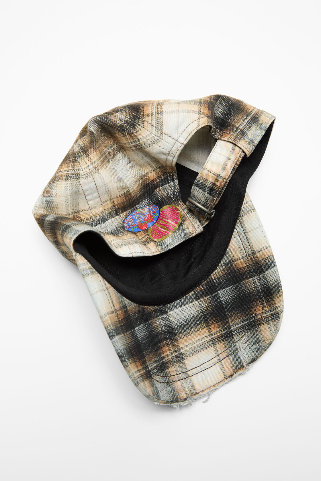 Distressed cap, White/black, 2000x