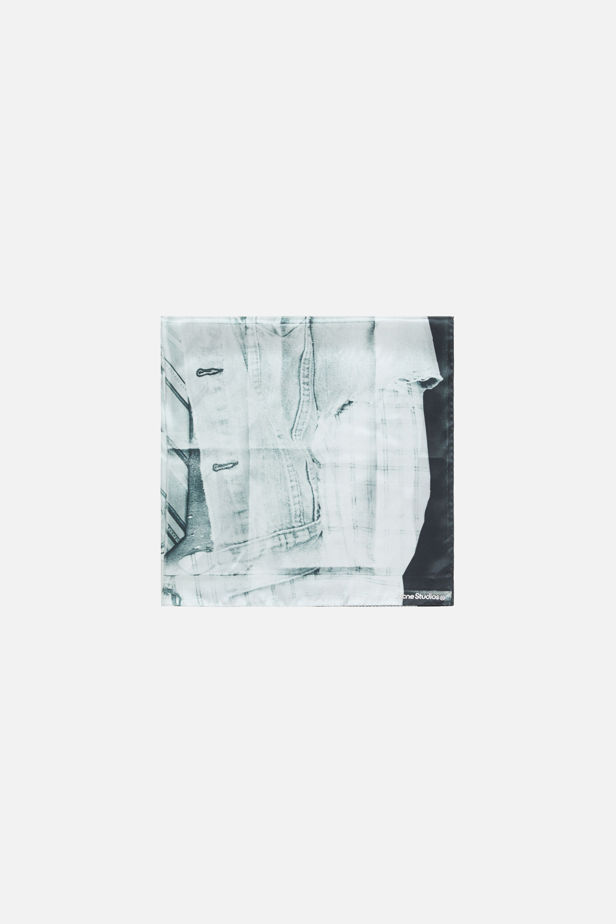 Acne Studios –シルクスカーフ