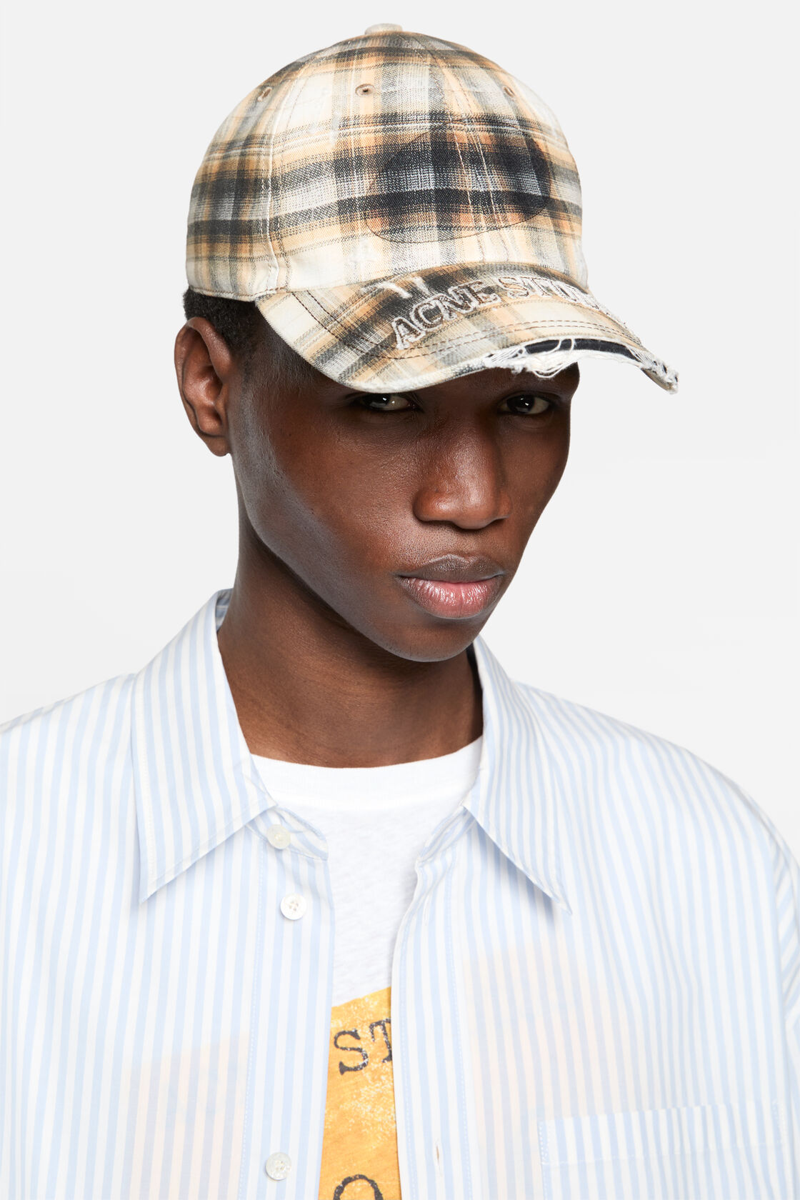 Distressed cap, White/black, 2000x