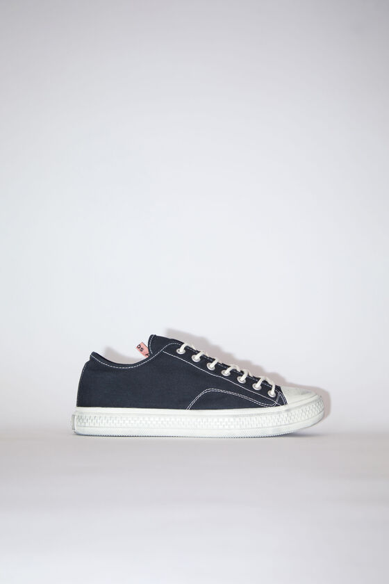 Acne Studios - Low top sneakers - Black/off white