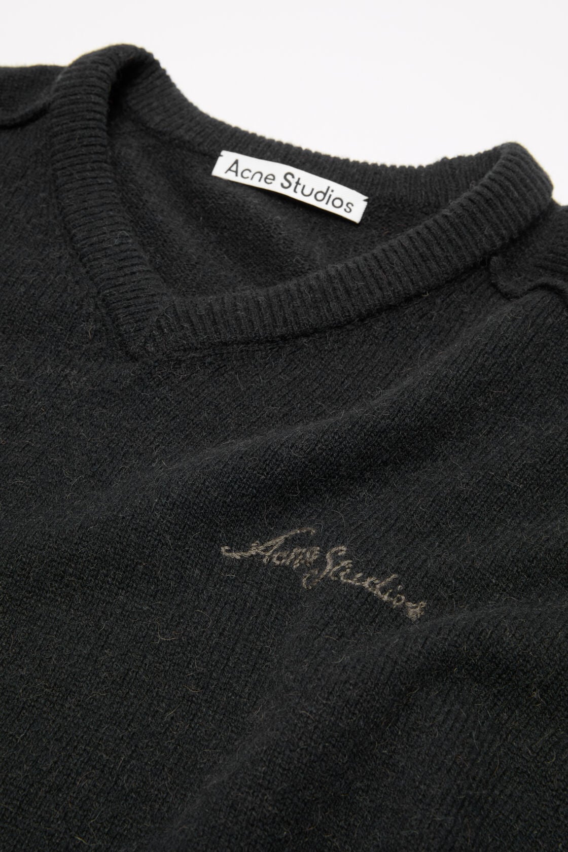 Camel hair v-neck sweater, Black, 2000x