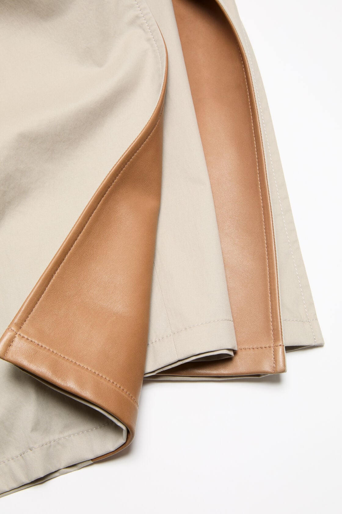 Layered trench coat, Light beige, 2000x