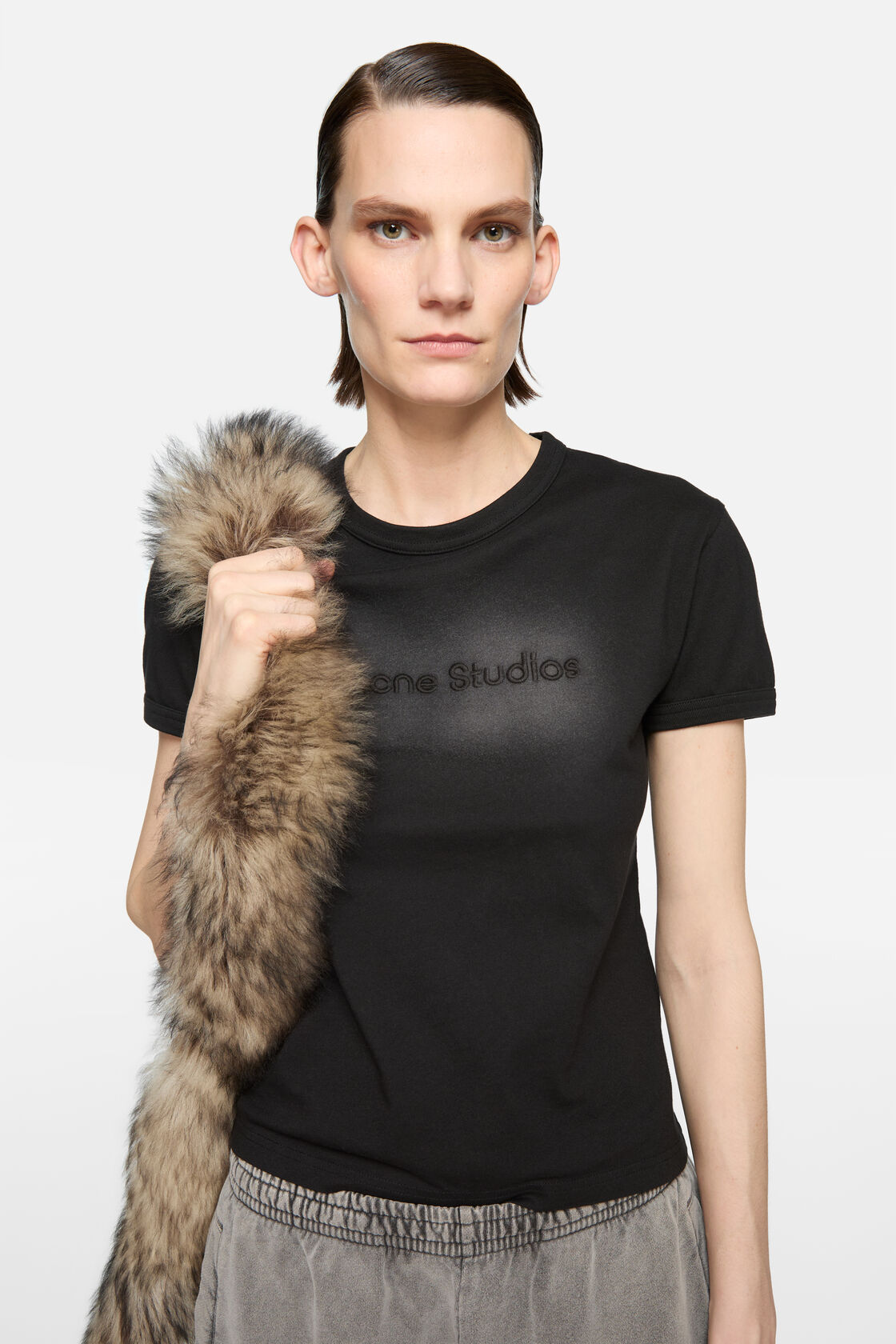 Logo t-shirt - fitted fit, Faded black, 2000x