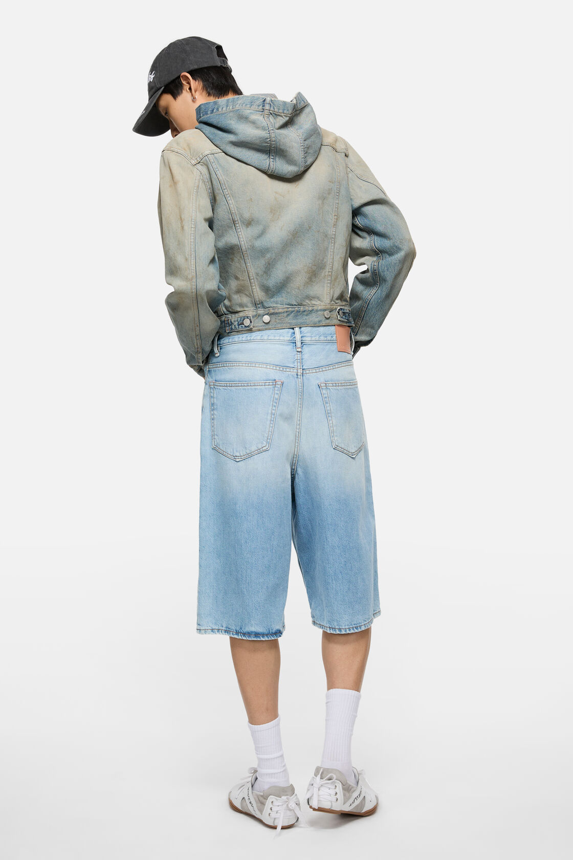 Denim shorts - Loose fit, Light blue, 2000x