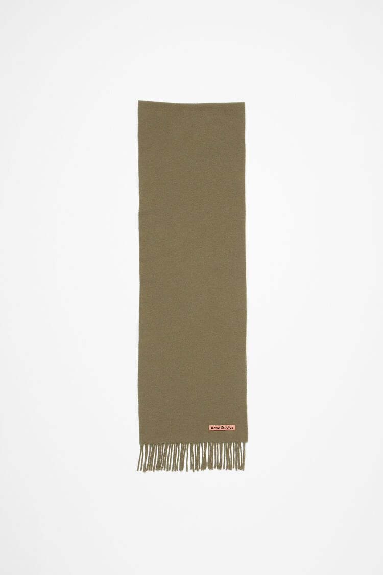 カーキグリーン