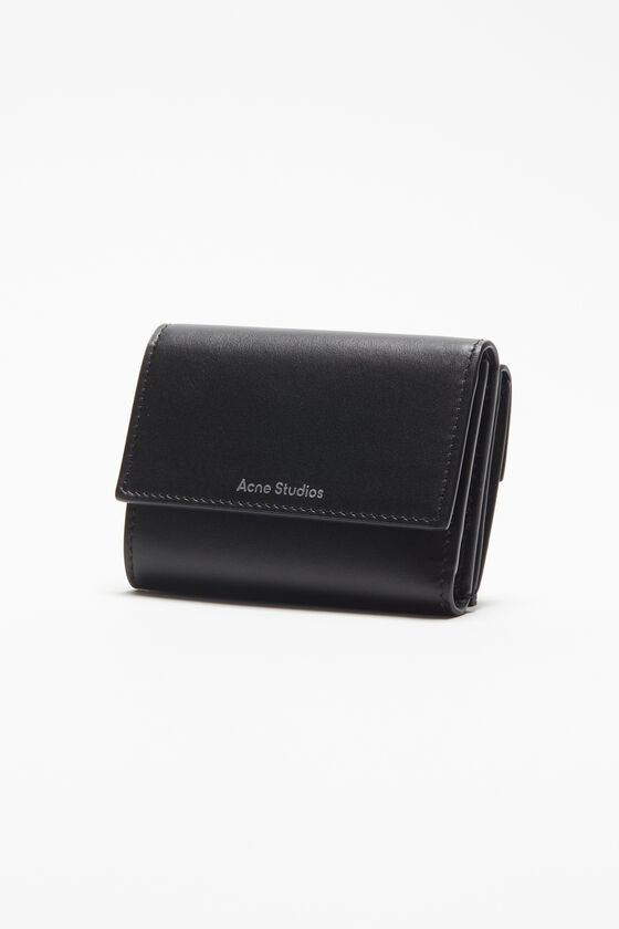 Acne Studios - Trifold leather wallet - Black 
