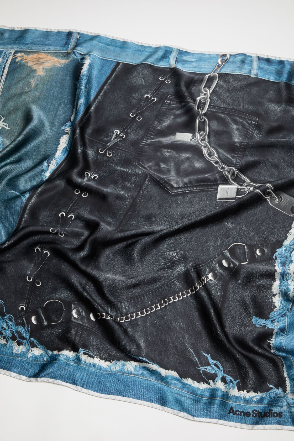 Printed silk scarf, Black/blue, 2000x