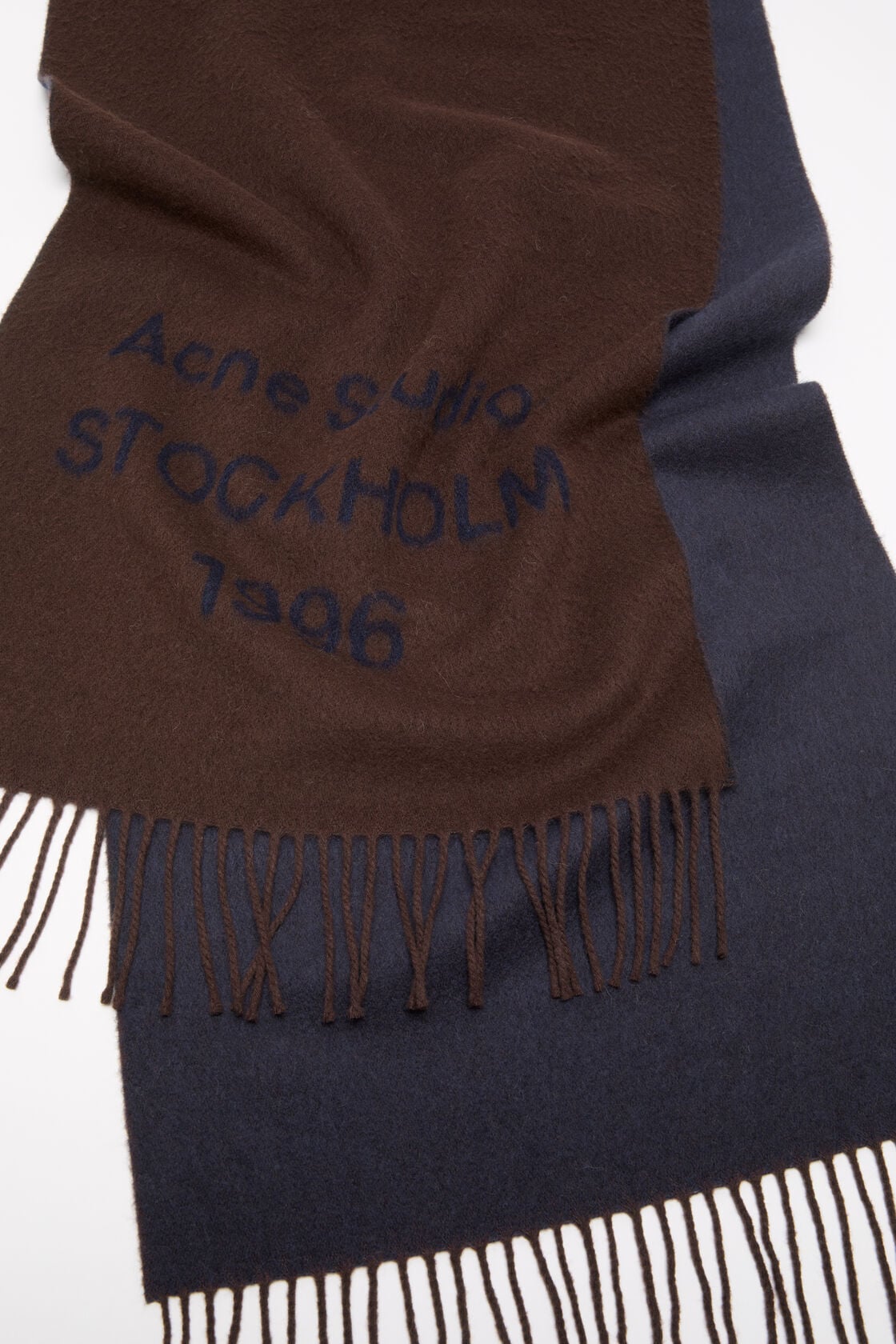 Wool logo scarf - Wide, Brown/blue, 2000x