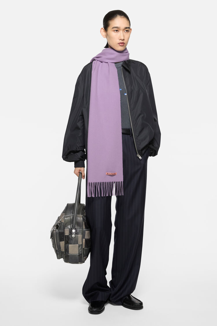 FN-UX-SCAR000219, Lilac