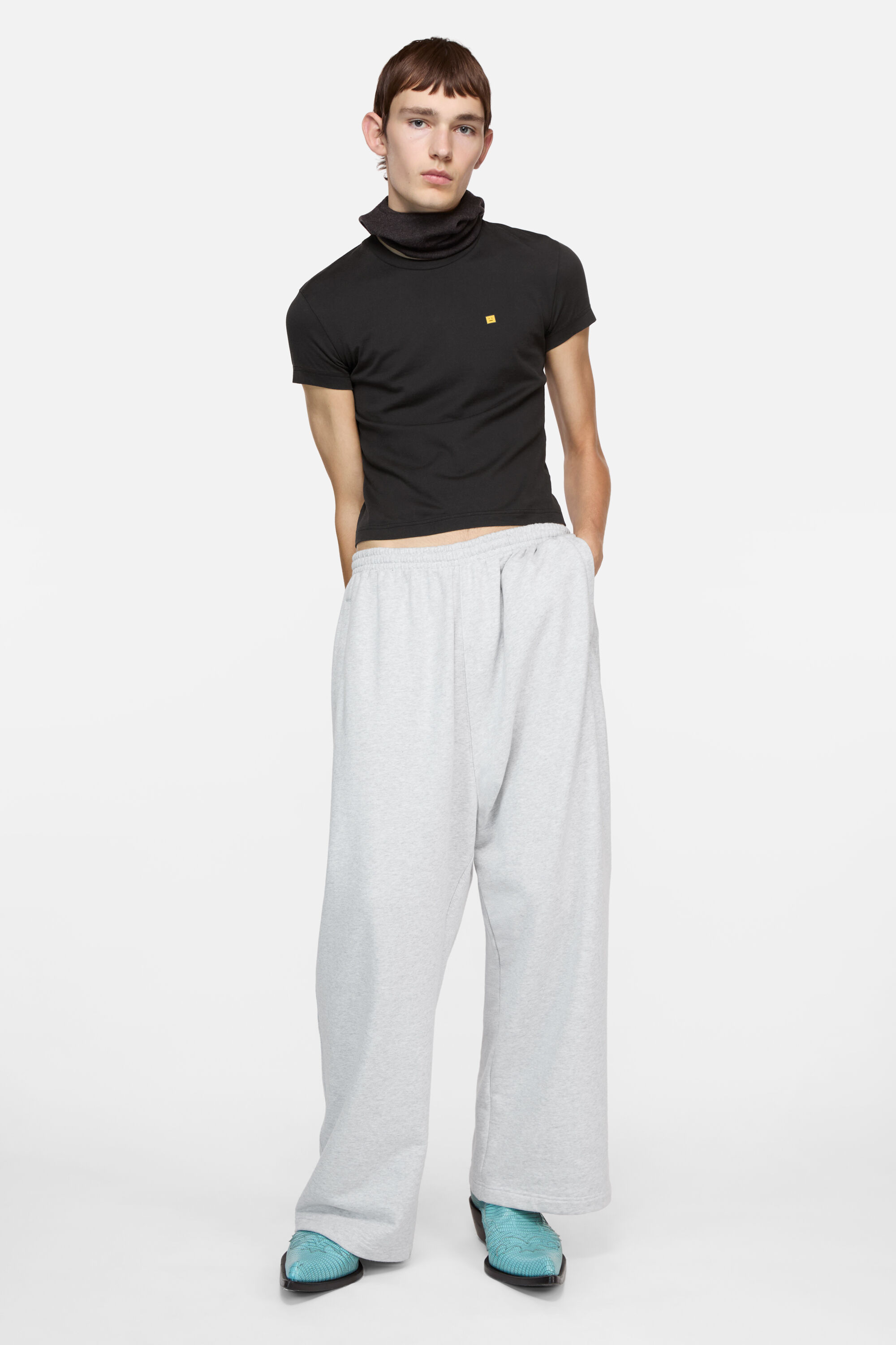 Acne Studios ブラック Tシャツ　ミラー　フェイスロゴ　シンプル Acne Studios - Face logo t-shirt - fitted - Faded black