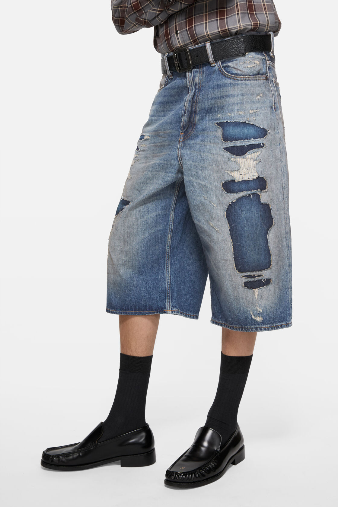 Mended denim shorts, Mid Blue, 2000x