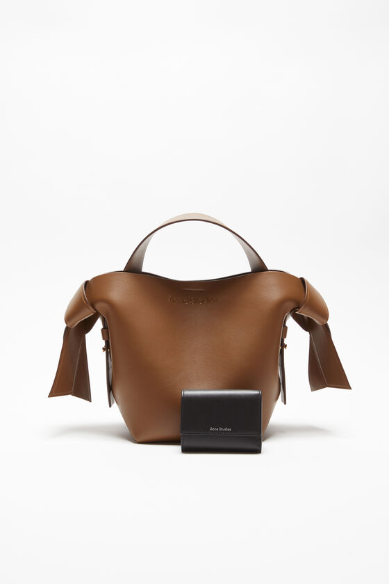 Acne Studios - Trifold leather wallet - Black 