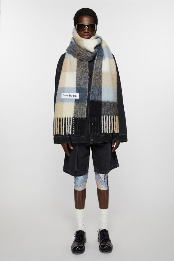 acne 可愛らし studious アクネストゥディオズ ラージマフラー チェック柄