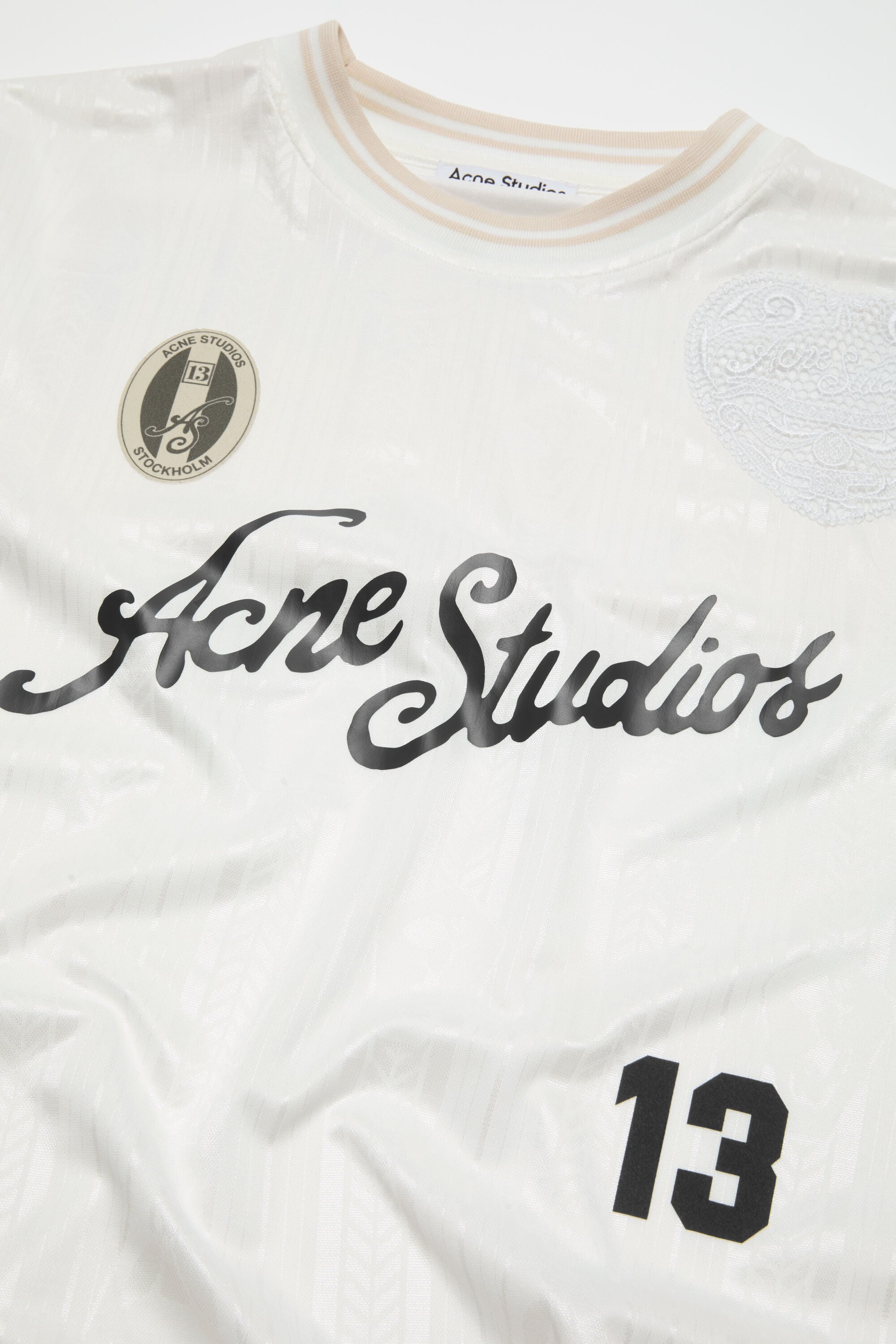 Acne studios ロゴTシャツ Acne Studios - ロゴTシャツ - フィットデザイン - フェイデッドブラック