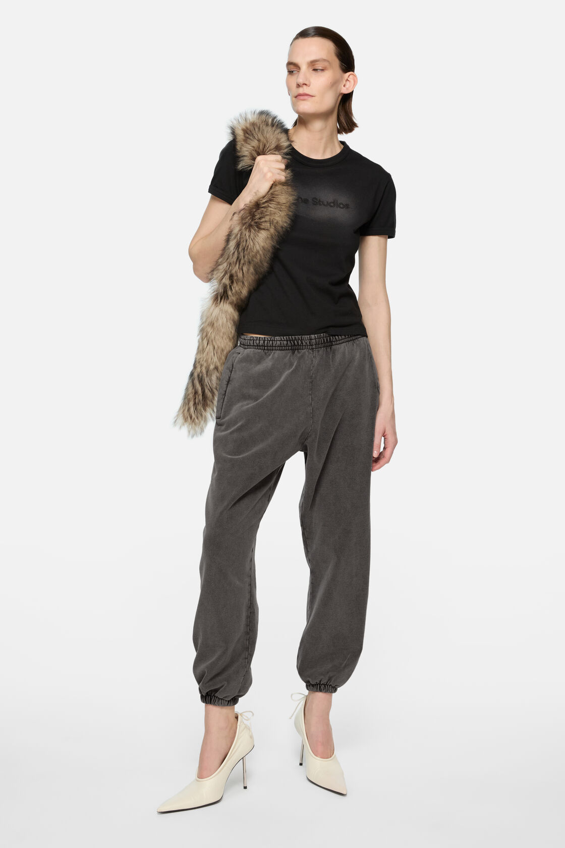 Logo t-shirt - fitted fit, Faded black, 2000x