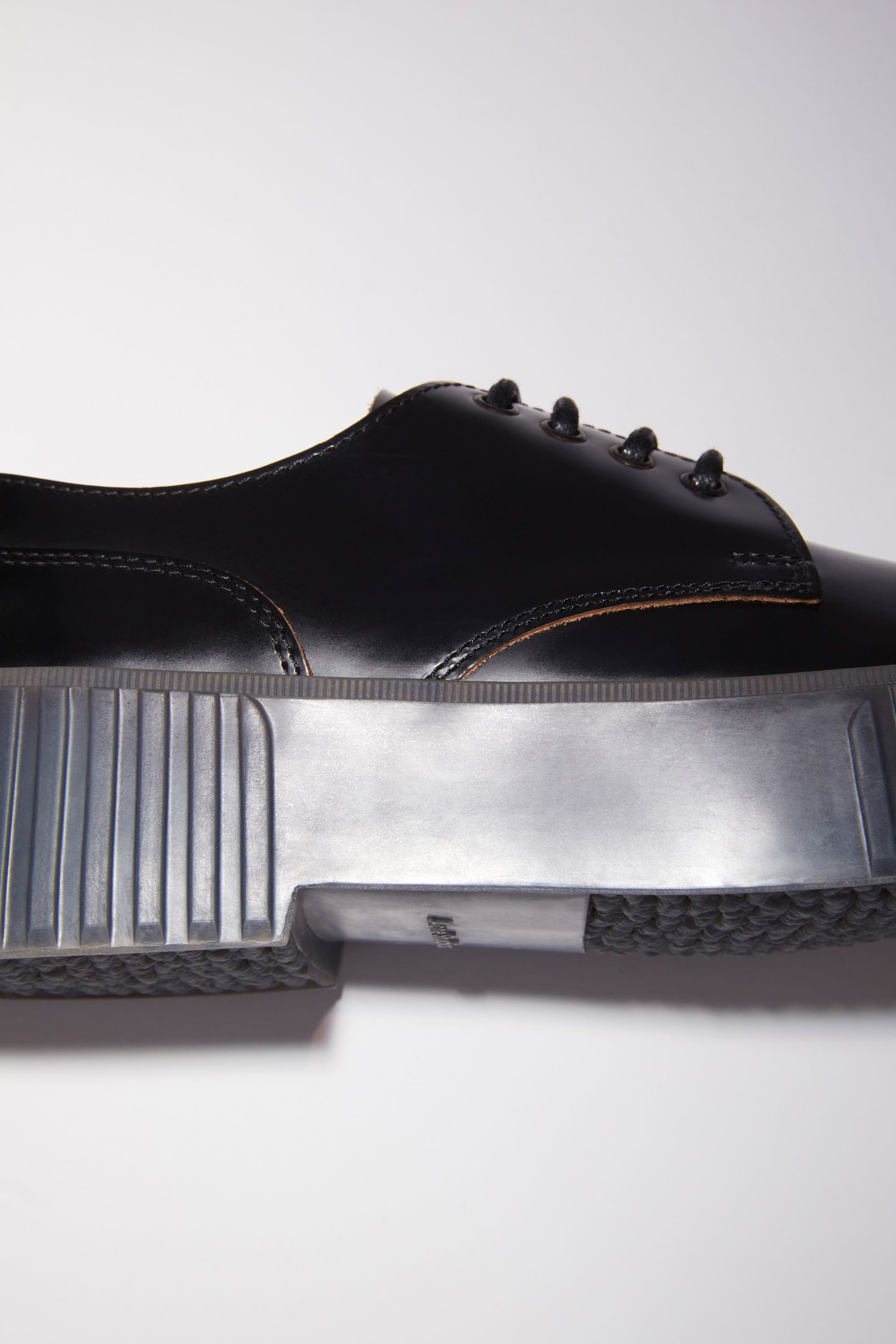 Leather derby shoes