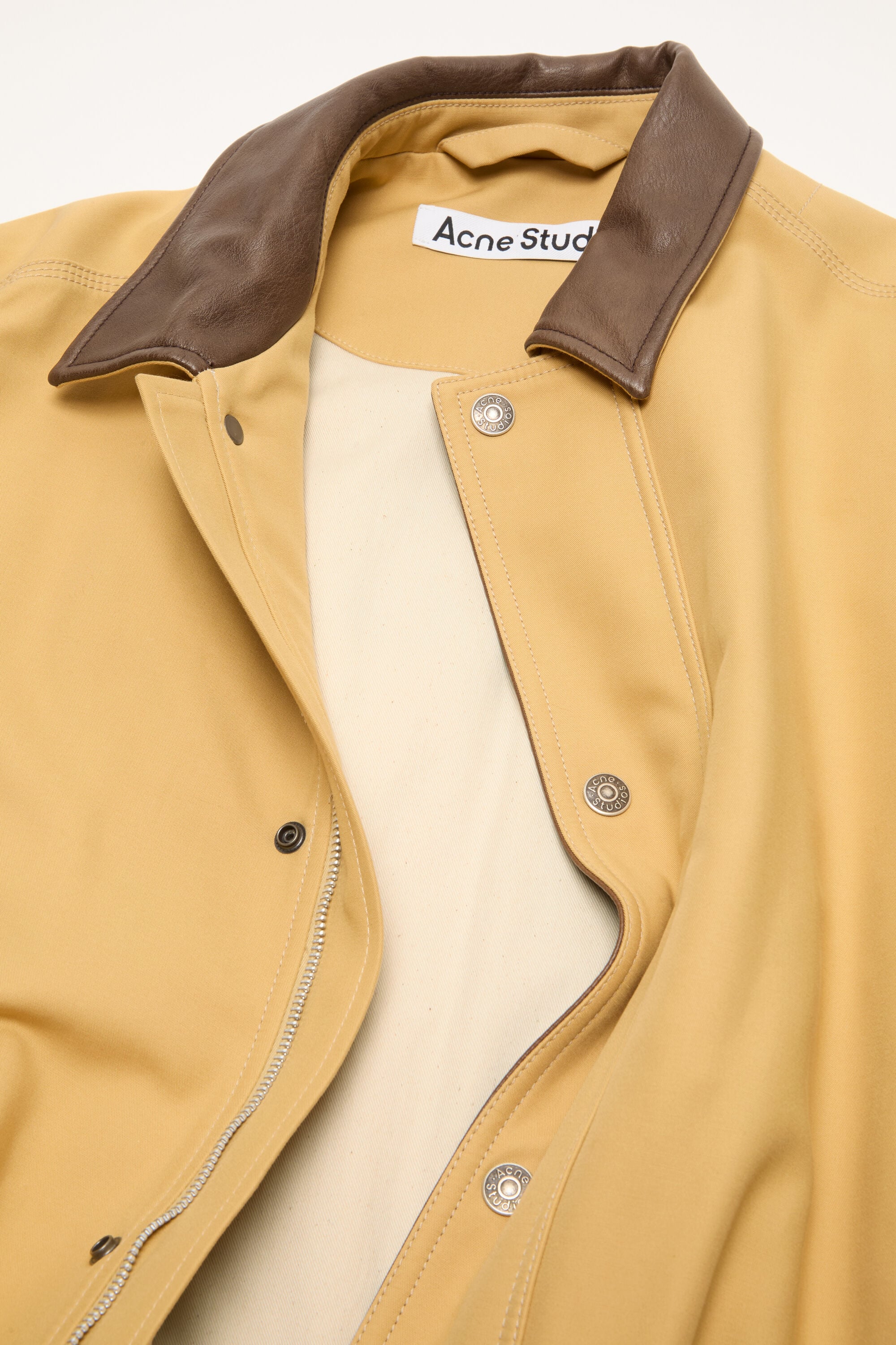 Acne Studios ベージュ スタジャン ブラウンレザー襟 46 Acne Studios - Bomber with faux leather collar - Sand beige