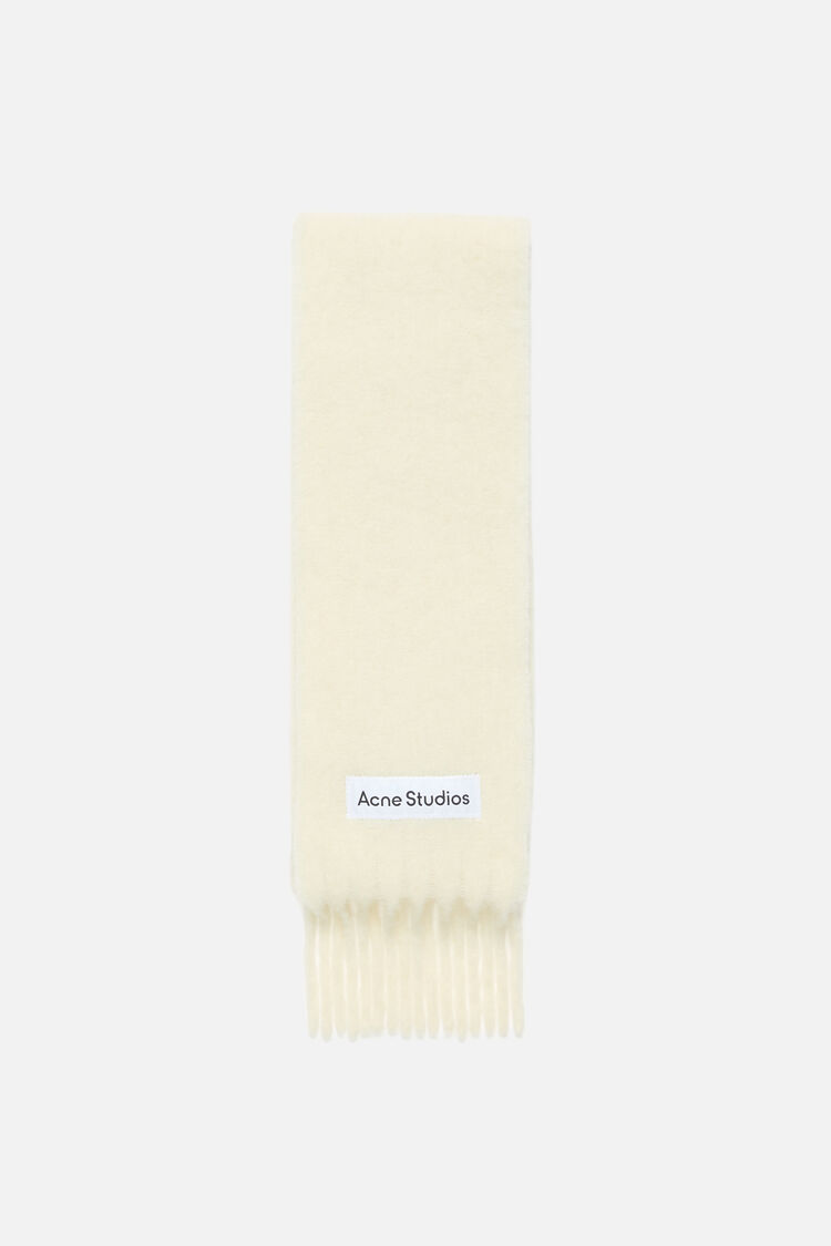 AC-UX-SCAR000015, White