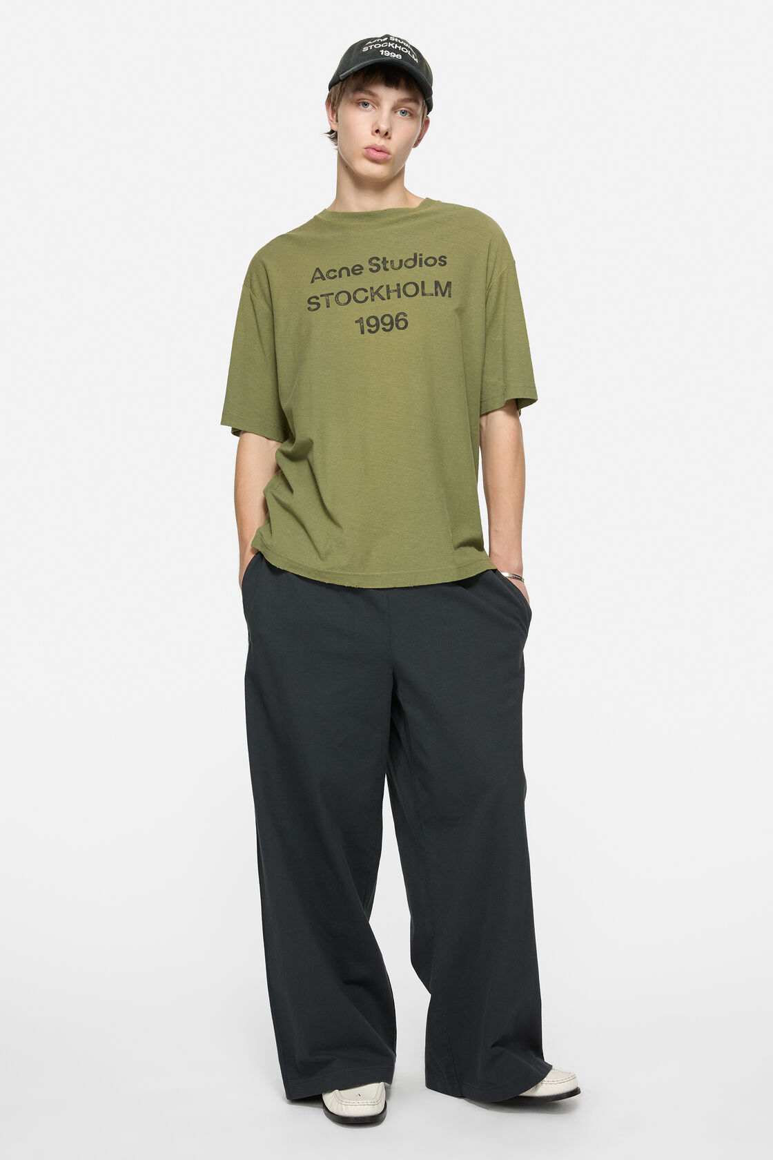 Logo t-shirt - Relaxed fit, Olive green, 2000x