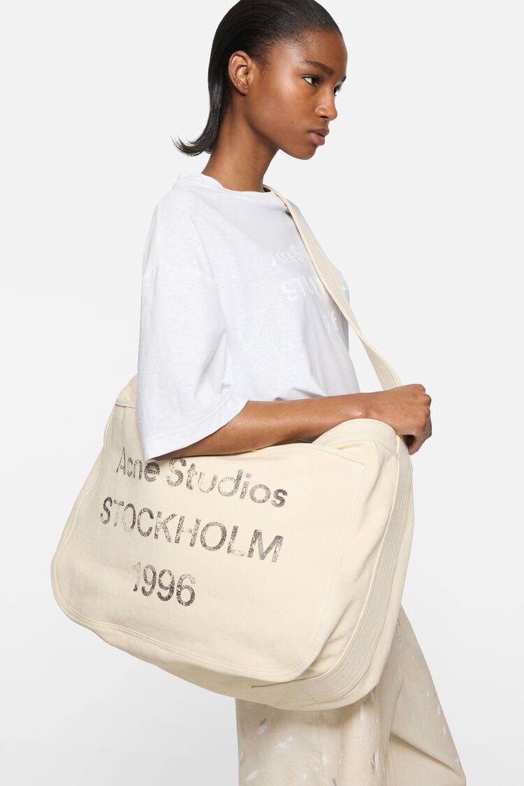 AC-UX-BAGS000092, White