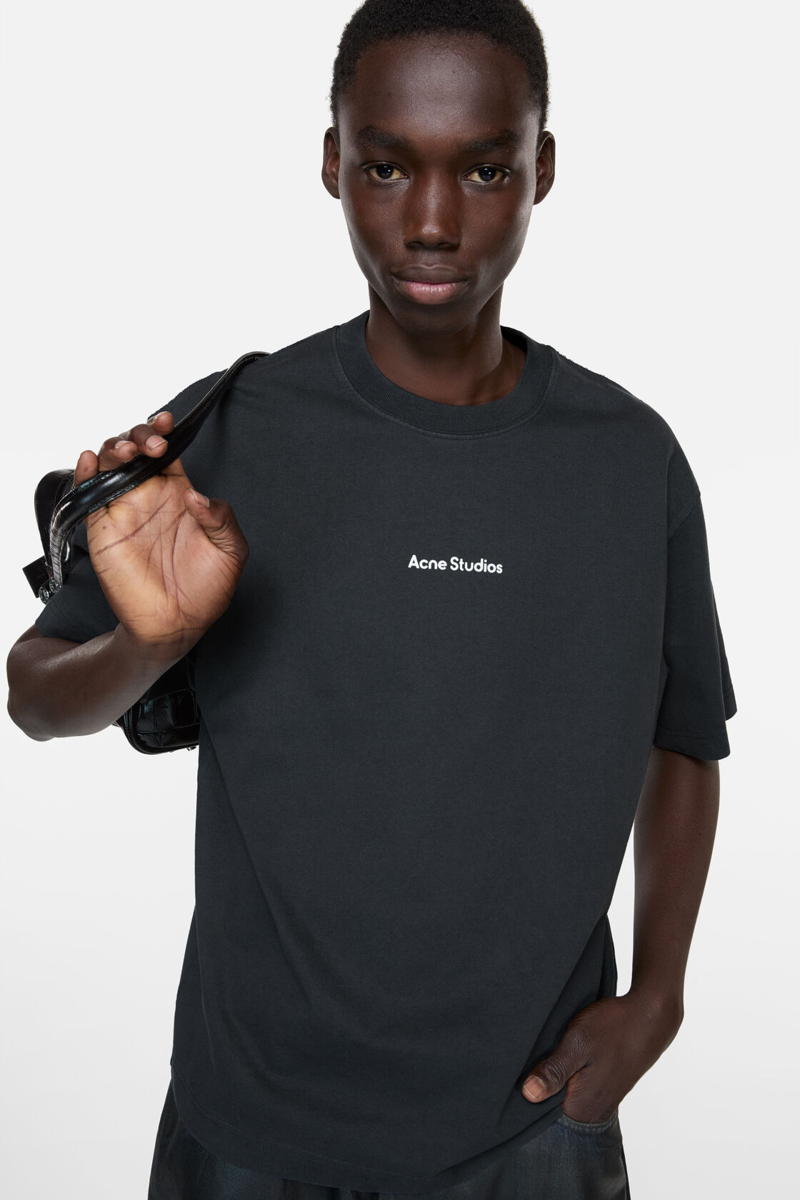 T-shirt stamp logo - Relaxed fit, Black, 2000x