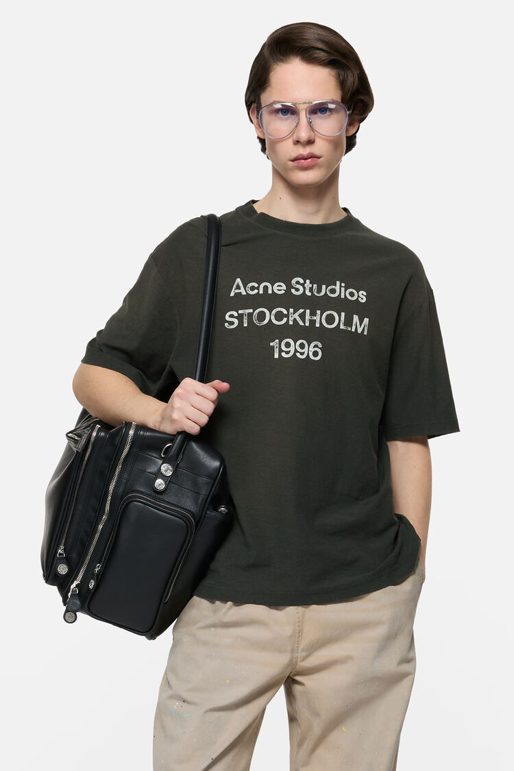 FN-UX-TSHI000013, Faded black